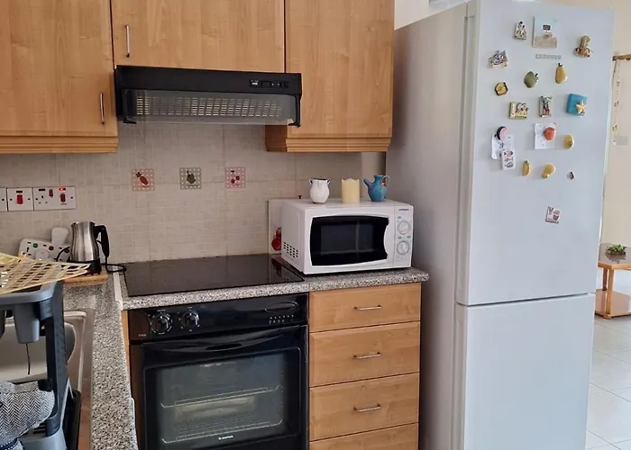 Ισόγειο Διαμέρισμα Με Αυλή Στην Περιοχή Κάππαρη Κατάλληλο Για Οικογενεια 파라림니