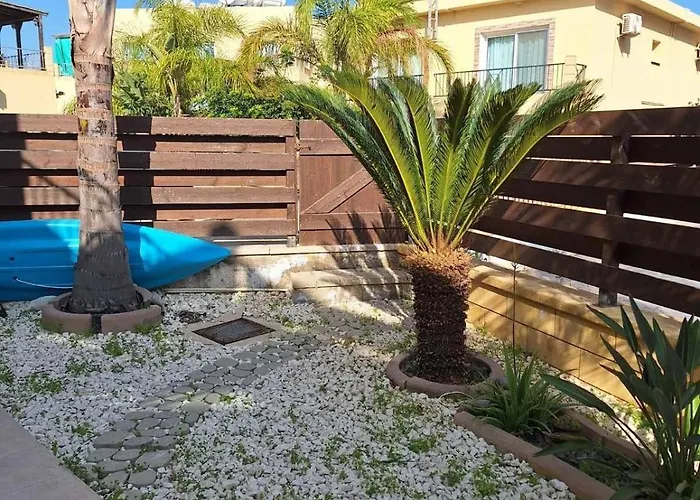 Ισόγειο Διαμέρισμα Με Αυλή Στην Περιοχή Κάππαρη Κατάλληλο Για Οικογενεια 파라림니