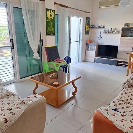 아파트 Ισόγειο Διαμέρισμα Με Αυλή Στην Περιοχή Κάππαρη Κατάλληλο Για Οικογενεια *