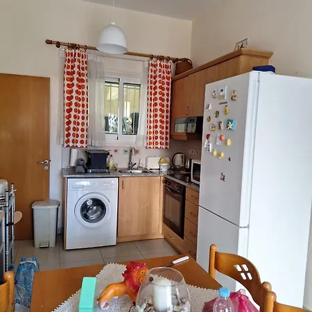 Apartment Ισόγειο Διαμέρισμα Με Αυλή Στην Περιοχή Κάππαρη Κατάλληλο Για Οικογενεια *