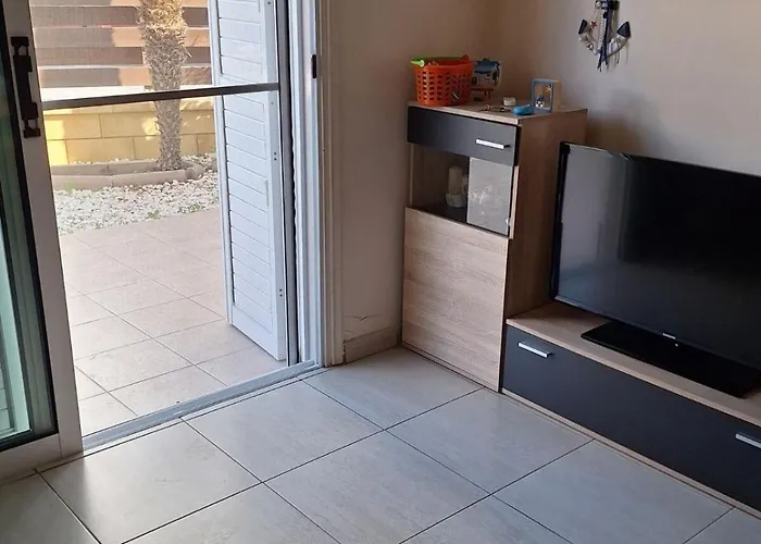 Ισόγειο Διαμέρισμα Με Αυλή Στην Περιοχή Κάππαρη Κατάλληλο Για Οικογενεια Paralimni